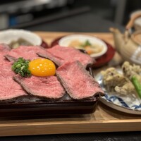 伊万里　黒毛和牛ローストビーフ重