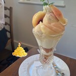 フレベールラデュ - ❀桃パフェ(1880えん)【税込価格】✨.ﾟ･*..☆.｡.:*✨.☆.｡.:.+*:ﾟ+｡✨.ﾟ･*..☆.｡.:*✨
      