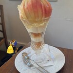 フレベールラデュ - ❀桃パフェ(1880えん)【税込価格】✨.ﾟ･*..☆.｡.:*✨.☆.｡.:.+*:ﾟ+｡✨.ﾟ･*..☆.｡.:*✨
      