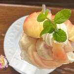 フレベールラデュ - ❀桃パフェ(1880えん)【税込価格】✨.ﾟ･*..☆.｡.:*✨.☆.｡.:.+*:ﾟ+｡✨.ﾟ･*..☆.｡.:*✨
      