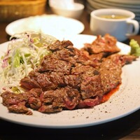 キャトルラパン - ステーキランチ 400g(税込1,500円)
                    塩･わさび醤油