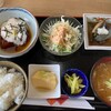 Cafe キッチン 愛 - 日替わりランチ（山かけ鮪、揚げナスの煮浸し）