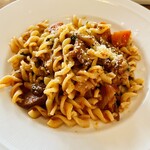 ラ・ポルタ - 牛頰肉？煮込みショートパスタ　ゴボウが良い味出してる