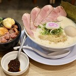 鶏そば 竹内ススル - えび醬そば全のせ＋マヨチャーシュー丼