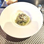 カミタチ - ハマグリ・ベーコンのジェノベーゼ＆パン