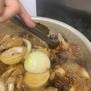 本場の味に徹底的にこだわった仕込みが自慢です。
