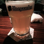 ROAD HOUSE DINING BEER BAR - ヒューガルデン、美味！