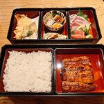 川万 - お重全景