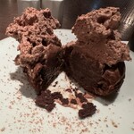 THE CONDER HOUSE - アマゾンカカオのシュークリーム　断面