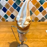 フラリカフェ - ワッフルコーン（テイクアウト260円）