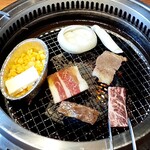 熟成焼肉 いちばん - 料理写真:ロースター