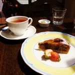 ル・カフェ・ド・エリソン - いちじくのタルトと紅茶