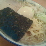 ケンチャンラーメン - 中華そば普通盛／味普通・油ぽく・煮卵・身入り730円（平成26年3月）