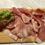 アークラウンジ 新宿西口駅前店 - お通しの生ハム