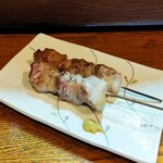 小料理かずよ - 豚バラ串（100円×2）通常の2倍〜3倍サイズ