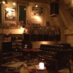 バズオフ - 部屋の様な店内でまったりと