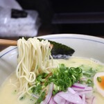 鶏白湯ラーメン 一ノ瀬 - 極細麺