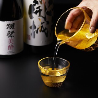 大変希少価値の高い日本酒や、海外の方も日本を感じられるワイン