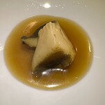 隼 - 黒鮑　中国雲南省松茸の香り　上湯スープ