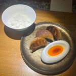 隼 - 陳さん　ぎょうざとごはん