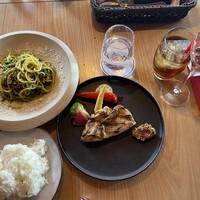 RED ROOM rooftop & grill - 