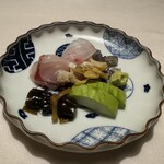 葛 - 石鯛の刺身とつぶ貝