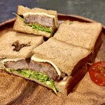 炭火焼き 牛タン酒場 いけたん 池袋店 - 「牛タンカツサンド」