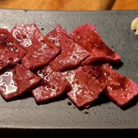 カルネジーオ イースト - 