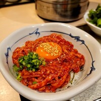 牛刺しと焼肉 仔虎 クリスロード店 - 