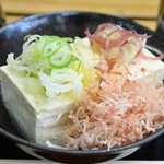 奥高尾 細田屋 - 冷やっこ 400円。