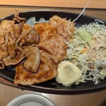 やよい軒 - ロースとバラの極みしょうが焼き