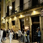 Gandarias - 肉系のピンチョスが評判の、ガンダリアス。
            混んでますよー。