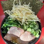 家系ラーメン たつ家 - 