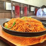 一番館 - イタリアンスパゲッティ¥950+大盛り¥350　今一番美味いと思っているナポリタン。大盛料金が他店の替え玉や大盛りに比べると高いので緊張したがさほど多くなく軽々完食。美味い。次回も大盛りでいく。
