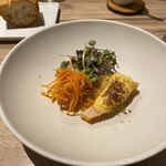 ルディック - サーモンミキュイとオランデーズソースのサラダ仕立て