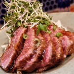 酒ト飯 ヤマダ - 和牛もも肉のたたき