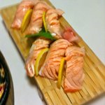 ふうりん - サーモンの炙りにぎり