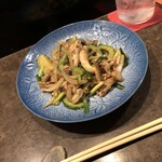 おん - 黒豚と野菜の味噌炒め