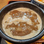ラーメン猪太 - スープは煮えたぎって出てきます