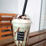 クレープアンドカフェ ヴァーチュ - チョコミントフラッペ(￥650)。