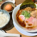 おダシと銀しゃり 中華そば 新た - 