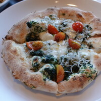 大磯迎賓舘 - シラスと青海苔のピッツァ