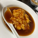 ごはん処 鶴の恩返し - カニ玉の甘酢の方。適当頼んだらタマゴ被ったわ