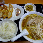 金石餃子店 - 2014年4月6日(日)　定食11番「餃子(6個)ラーメンセット」(ランチタイム600円)