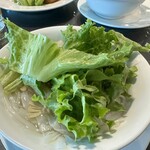 Song Huong Business Lounge - フォー野菜をオン