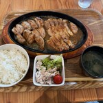 ひこま豚食堂＆精肉店 Boodeli - 