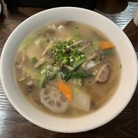 中国飯店 紫玉蘭 - ①定番ランチセット 野菜たっぷり海鮮あんかけつゆそば(デザート付き)¥1400