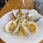 ベジバル チバットリア - ハマグリとキノコのクリームパスタ♪（パラペーニョソース付き）