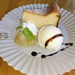 ベジバル チバットリア - ケーキとアイスの盛り合わせ♪（＋３５０円）