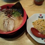 まこと屋 - 黄金半チャーハン定食